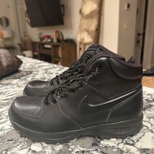 Nike Men's Manoa Leather waterproof Lace Up Boot